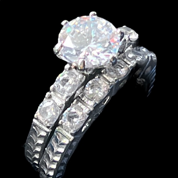 💎ONE LEFT sz 8💎Engagement Ring 3.35 TCW Middle Stone & Matching Wedding Band - Picture 3 of 10